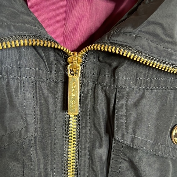 Michael Kors Trench Coat Navy Blue with Purple Lining & Gold Hardware Size Small - Picture 5 of 15